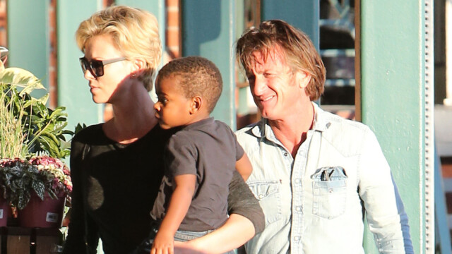 STJERNEPAR: Sean og Charlize hadde en kort flørt i 2010, men forholdet ble raskt avsluttet. Nå har følelsene ha blusset opp igjen. Foto: FameFlynet STJERNEPAR: Sean og Charlize hadde en kort flørt i 2010, men forholdet ble raskt avsluttet. Nå har følelsene ha blusset opp igjen. Foto: FameFlynet